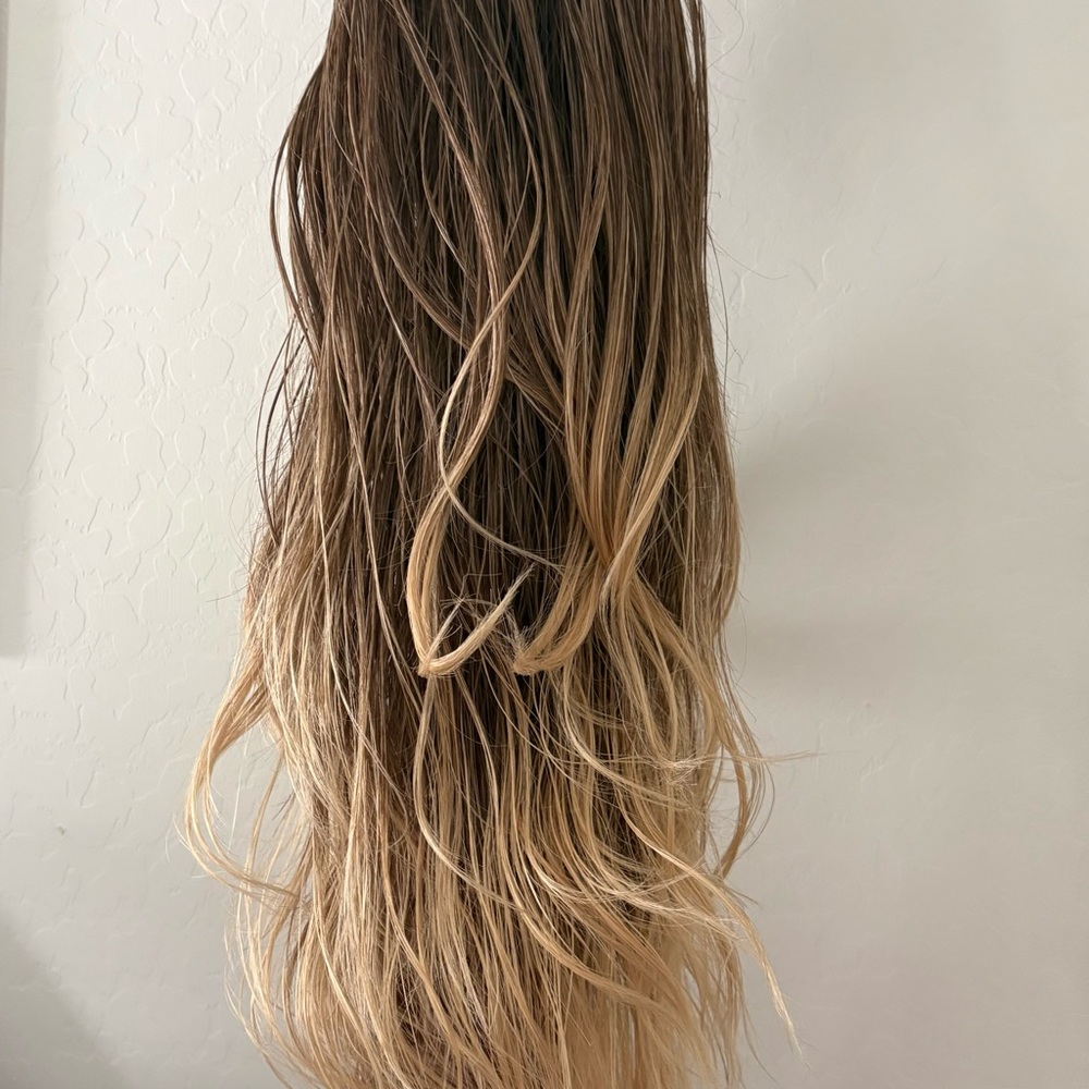 Blonde Ombre Long Beach Wave Women’s Wig 22 inches